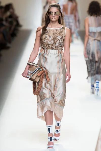 Look 52